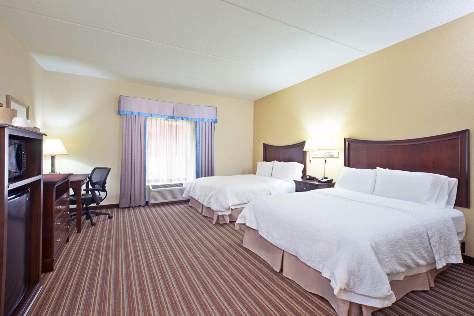Hampton Inn Gainesville-Haymarket Exterior photo