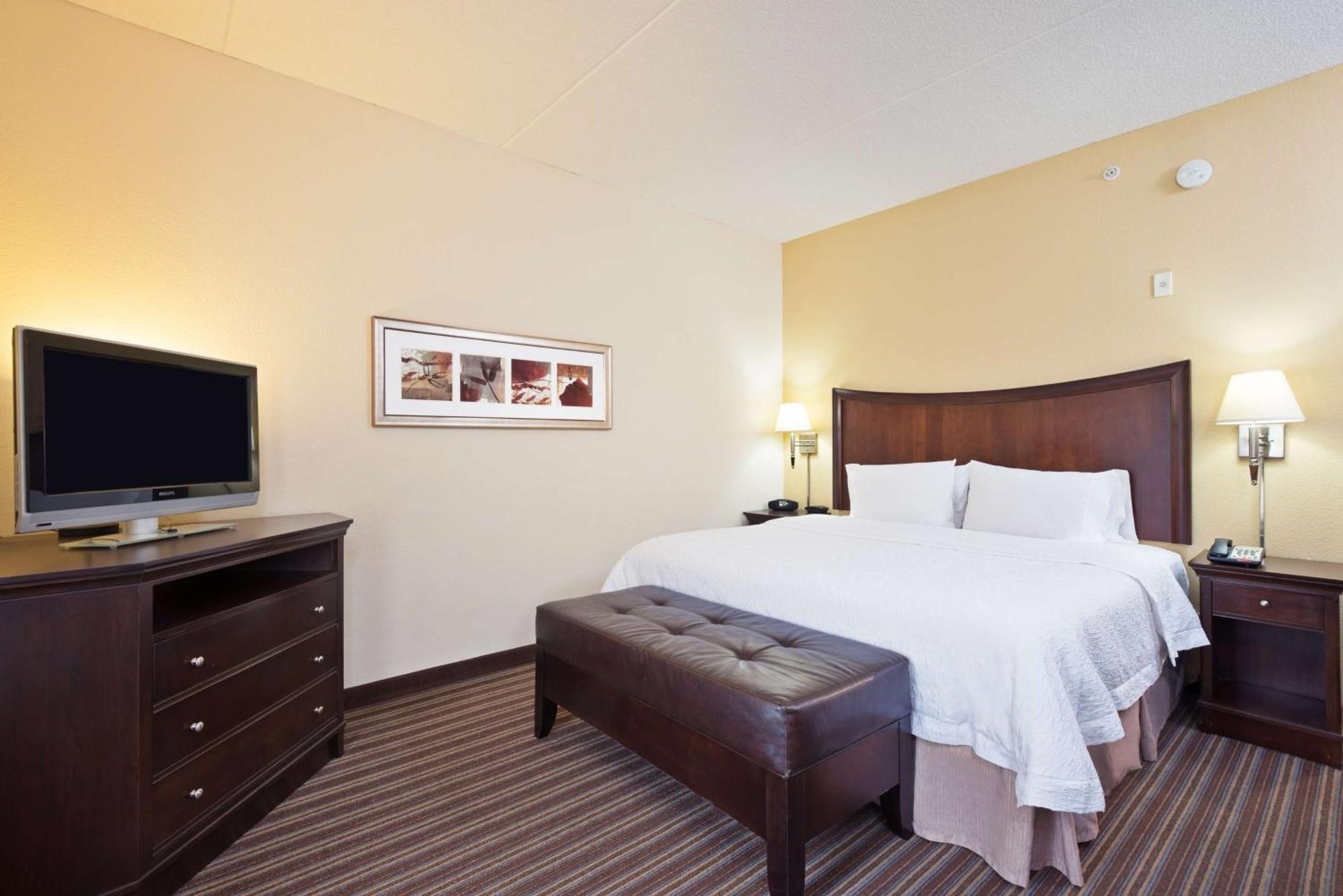 Hampton Inn Gainesville-Haymarket Exterior photo