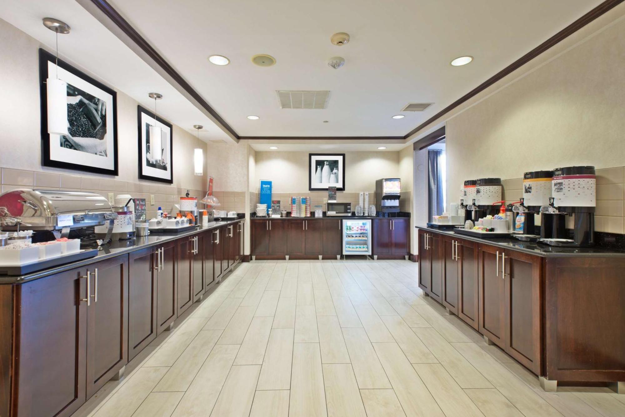 Hampton Inn Gainesville-Haymarket Exterior photo