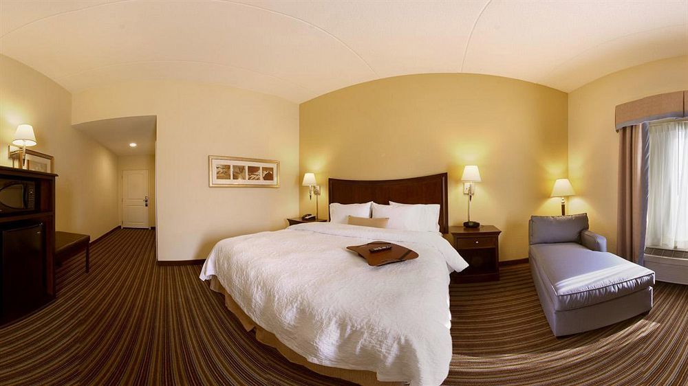 Hampton Inn Gainesville-Haymarket Exterior photo