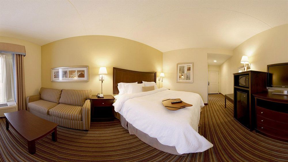 Hampton Inn Gainesville-Haymarket Exterior photo